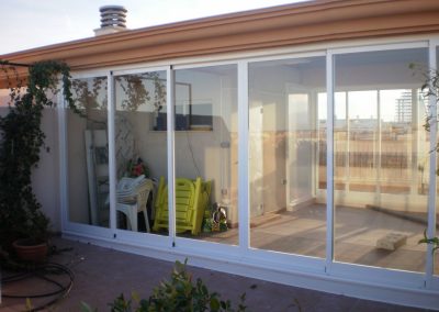 cerramiento color blanco balconeras